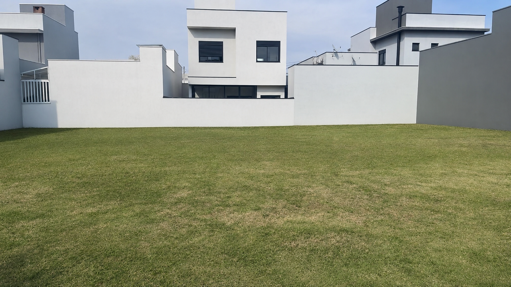Lote gramado pronto para construir no Park Real